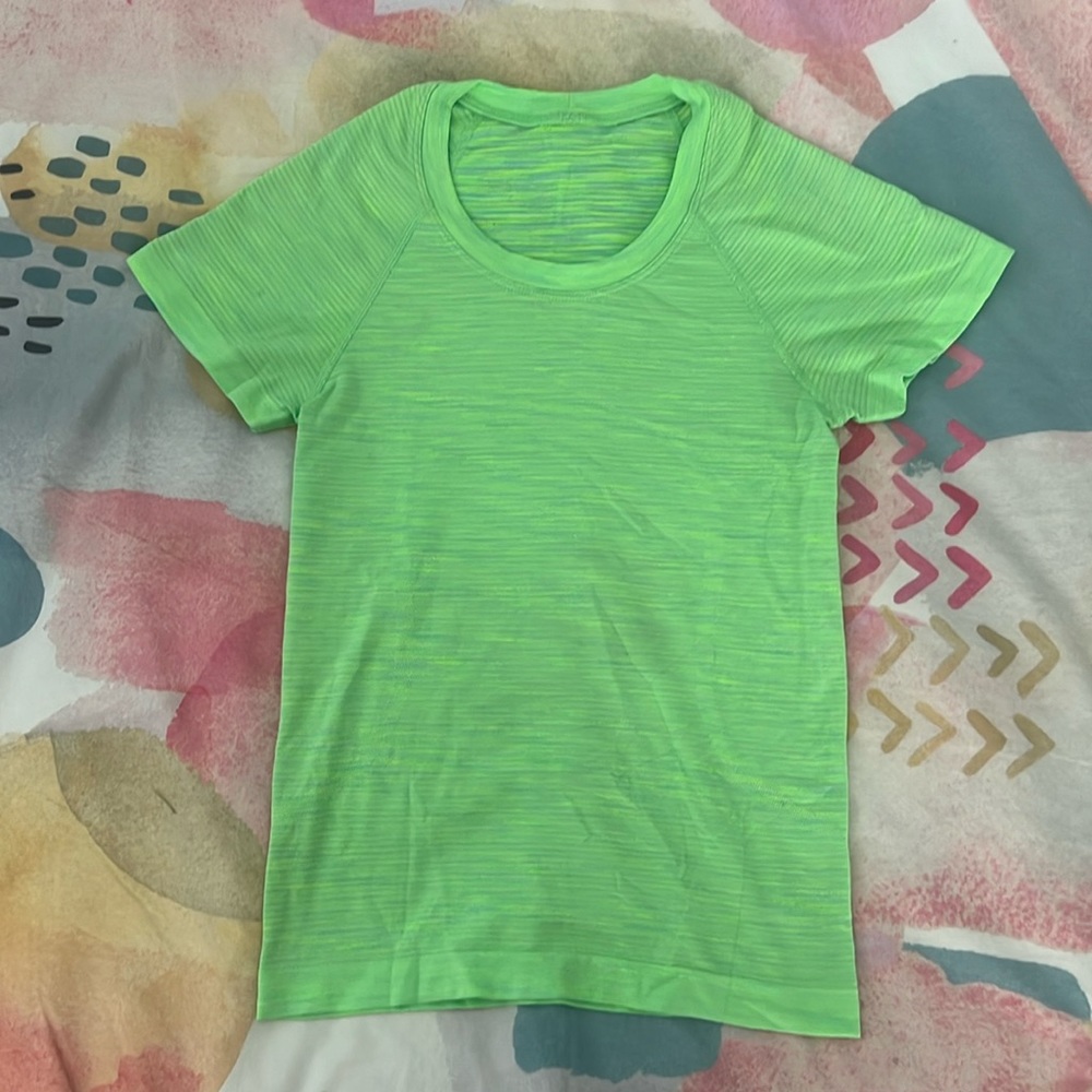 Lululemon swiftly tech!